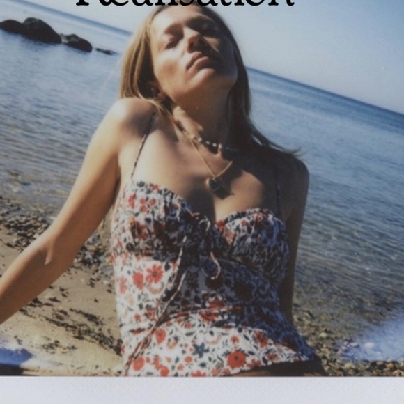 THE ANA in White Batik Floral - Picture 5 of 5